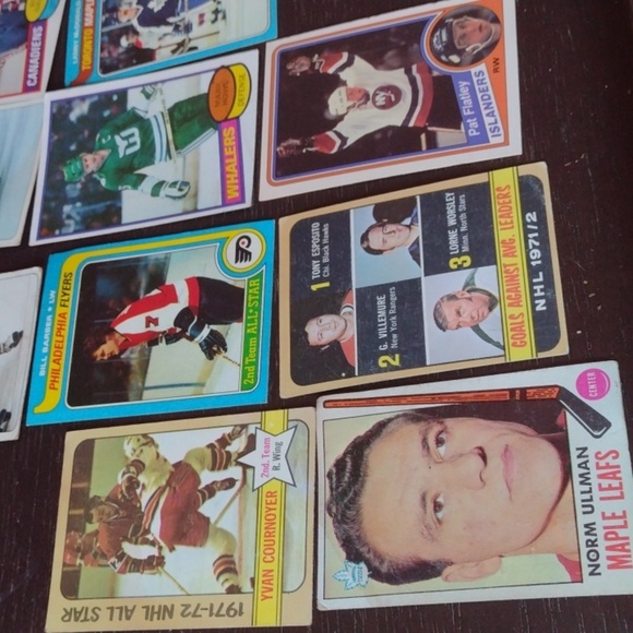 70's Hockey Card Lot - Picture 2 of 5